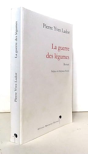 Seller image for La guerre des lgumes. for sale by La Bergerie