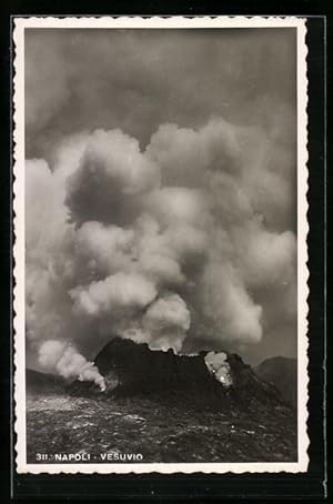 Ansichtskarte Napoli, Vesuvio, Rauchwolke über dem Krater