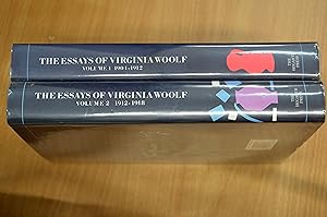 Image du vendeur pour The Essays of Virginia Woolf 1904-1918 (A Two Volume Set) mis en vente par HALCYON BOOKS