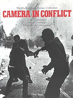 Bild des Verkufers fr Camera in conflict, Civil disturbance - Innere Unruhen - Rbellion et Contestation zum Verkauf von Leserstrahl  (Preise inkl. MwSt.)