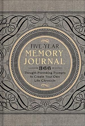 Bild des Verkufers fr Five Year Memory Journal: 366 Thought Provoking Prompts to Create Your Own Life Chronicle: 1 (Gilded, Guided Journals) zum Verkauf von WeBuyBooks