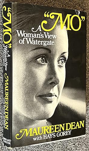 Image du vendeur pour Mo': a Woman's View of Watergate mis en vente par DogStar Books