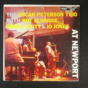 Seller image for The Oscar Peterson Trio At Newport. Vinyl-LP . 1958 LP Good (G) / Cover Very Good (VG) for sale by ANTIQUARIAT Franke BRUDDENBOOKS