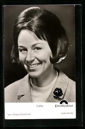 Bild des Verkufers fr Ansichtskarte Musikerin Lolita mit lchelndem Gesicht zum Verkauf von Bartko-Reher