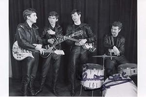 Bild des Verkufers fr Pete Best Autograph | signed photographs zum Verkauf von Markus Brandes Autographs GmbH