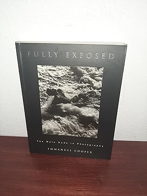 Immagine del venditore per Fully Exposed: The Male Nude in Photography venduto da AwardWinningBooks