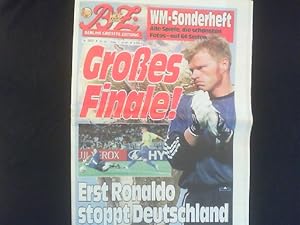 Bild des Verkufers fr Groes Finale! WM-Sonderheft der BZ Berlin. Nr. 150/27 vom Montag, 1. Juli 2002. Alle Spiele, die schnsten Fotos auf 64 Seiten. zum Verkauf von Antiquariat Matthias Drummer