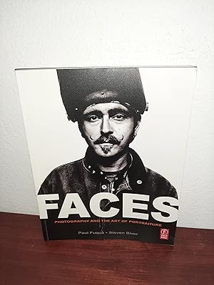 Immagine del venditore per FACES: Photography and the Art of Portraiture venduto da AwardWinningBooks
