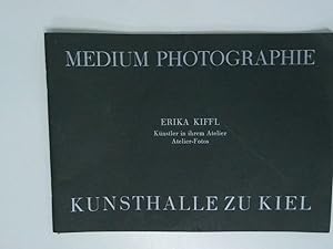 Seller image for Erika Kiffl Knstler in ihrem Atelier (Atelier-Fotos) ; Ausstellung im Studio d. Kunsthalle vom 4. Juni - 9. Juli '80 for sale by Antiquariat Buchhandel Daniel Viertel