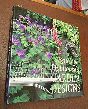 Immagine del venditore per Penelope Hobhouse's Garden Designs (Signed) venduto da Chapter House Books (Member of the PBFA)