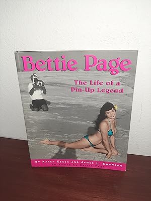 Bettie Page: The Life of a Pin-Up Legend: ESSEX, Karen and