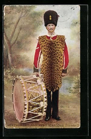 Künstler-Postcard Britischer Gardist, Northumberland Fusiliers, Bass Drummer