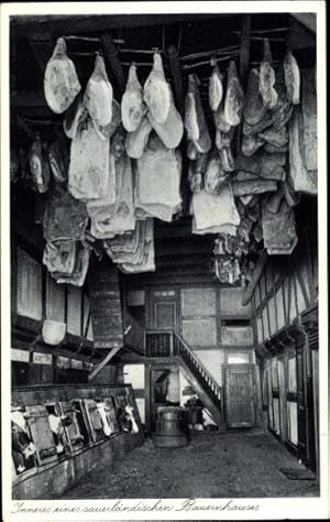 Ansichtskarte / Postkarte Sauerländisches Bauernhaus, Innenansicht, Schinken an der Decke hängend