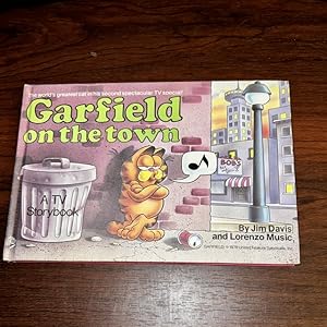 Seller image for Garfield on the Town for sale by Alicesrestraunt