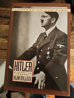 Immagine del venditore per Hitler: A Study in Tyranny (Leaders of Our Time) venduto da Little Darryl Books