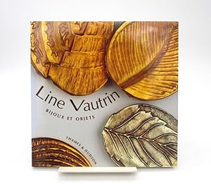 Imagen del vendedor de Line Vautrin. Bijoux et objets a la venta por Chez les libraires associs