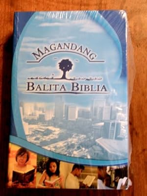Immagine del venditore per Tagalog Bible, Tagalog Popular Version, Paperback, Magandang Balita Biblia venduto da -OnTimeBooks-