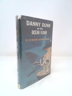 Bild des Verkufers fr Danny Dunn on the Ocean Floor (A Young pioneer book) zum Verkauf von ThriftBooksVintage