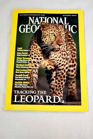 Imagen del vendedor de National Geographic Magazine, Ao 2001, vol. 200, n 4:: The power of light; Night shift in the rain forest; Rising to life: treasures of ancient China; Once and future fury: California's volcanic north; Meet Kenya man; Tjololo: tracking the leopard; Swahili Coast; ZipUSA: Adjuntas, Puerto Rico a la venta por Alcan Libros
