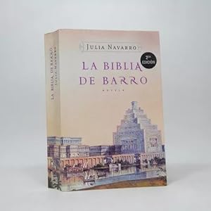 Imagen del vendedor de La Biblia De Barro Julia Navarro Plaza & Jans 2005 M2 a la venta por Libros librones libritos y librazos