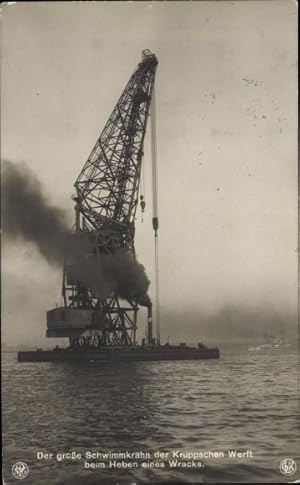 Ansichtskarte / Postkarte Der große Schwimmkran der Kruppschen Werft beim Heben eines Wracks