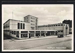 Ansichtskarte Reutlingen, Schwimmbad mit Strasse, Bauhaus