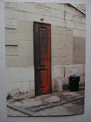 Bild des Verkufers fr Jaume Plensa Wonderland Galerie Daniel Templon 1995 Exhibition invite postcard zum Verkauf von ANARTIST