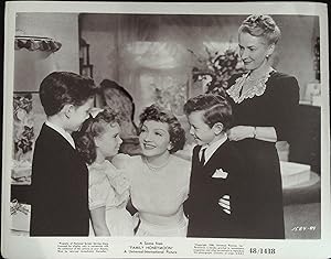 Image du vendeur pour Family Honeymoon 8 x 10 Still 1948 Claudette Colbert, Fred MacMurray mis en vente par AcornBooksNH