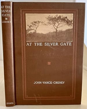 Immagine del venditore per At the Silver Gate venduto da S. Howlett-West Books (Member ABAA)