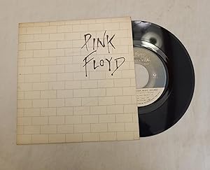 Bild des Verkufers fr Disco de vinilo, Vinyl disc: PINK FLOYD: Another brick in the wall, One of my turns. zum Verkauf von LIBRERA MAESTRO GOZALBO