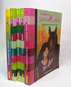 Lot de 5 histoires issues de la collection "Grand Galop": Une naissance au club / En route pour l...