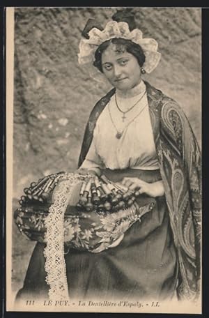 Carte postale Le Puy, La Dentellière d`Espaly, Frau avec Klöppelzeug