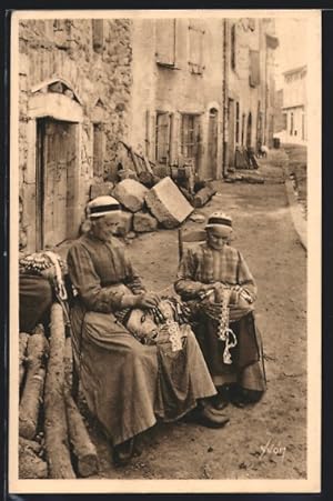 Carte postale Le Puy, Dentellière de la Ville, Damen beim klöppeln