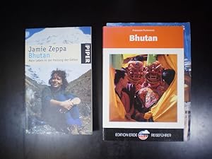Image du vendeur pour Konvolut von 2 Bnden zum Thema Bhutan. Bhutan. Mein Leben in der Festung der Gtter / Bhutan mis en vente par Buchfink Das fahrende Antiquariat