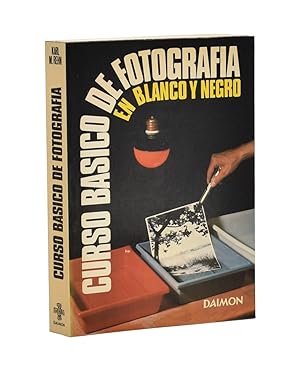 Seller image for CURSO BSICO DE FOTOGRAFA EN BLANCO Y NEGRO for sale by Librera Monogatari