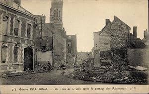 Bild des Verkufers fr Ansichtskarte / Postkarte Albert Somme, Der Groe Krieg 1914, Eine Ecke der Stadt nach dem Durchzug der Deutschen zum Verkauf von akpool GmbH