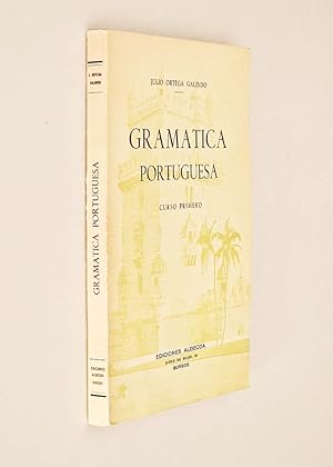 Imagen del vendedor de GRAMTICA PORTUGUESA. Curso primero a la venta por Libros con Vidas