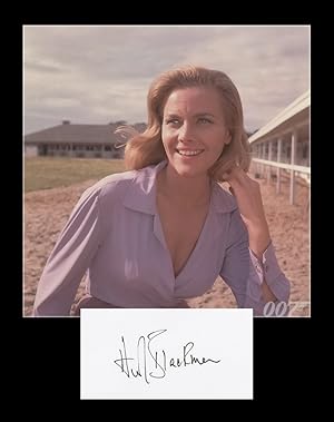 Seller image for Honor Blackman (1925-2020) - Carte signe + Photo - 90s for sale by PhP Autographs