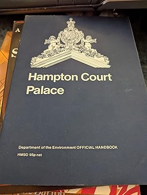 Bild des Verkufers fr Hampton Court Palace, Greater London zum Verkauf von SGOIS