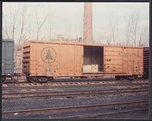 Immagine del venditore per Maine Central Railroad color photo: steel box car open door #20333 venduto da The Jumping Frog