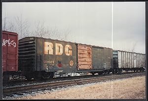 Immagine del venditore per Reading Railroad color photo: steel box car #20021 in train venduto da The Jumping Frog