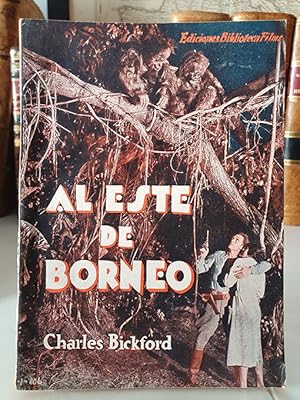 Al este de Borneo.