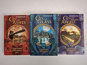 Bild des Verkufers fr Chroniken der Unterwelt 2-4 City of Ashes. City of Glass. City of fallen Angels. zum Verkauf von Leipziger Antiquariat