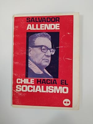 Imagen del vendedor de CHILE HACIA EL SOCIALISMO. COLECCIN LEE Y DISCUTE N 19 SERIE ROJA. a la venta por TraperaDeKlaus