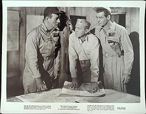 Bild des Verkufers fr Flying Leathernecks 8 x 10 Still 1951 John Wayne, Robert Ryan, James Bell! zum Verkauf von AcornBooksNH