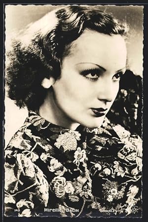 Seller image for Ansichtskarte Schauspielerin Mireille Balin mit Blumen-Bluse for sale by Bartko-Reher