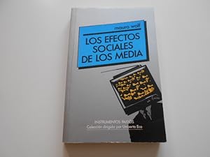 Imagen del vendedor de Los efectos sociales de los media. Traduccin de Lamberto Chiti. 1a. EDICIN a la venta por Librera Camino Bulnes