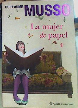 Imagen del vendedor de La Mujer de papel a la venta por Almacen de los Libros Olvidados