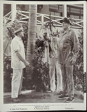 Bild des Verkufers fr Donovan's Reef 8 X 10 Still 1963 John Wayne, Lee Marvin, Jack Warden! zum Verkauf von AcornBooksNH