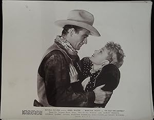 Immagine del venditore per In Old Oklahoma 8 x 10 Still 1943 John Wayne, Martha Scott! venduto da AcornBooksNH